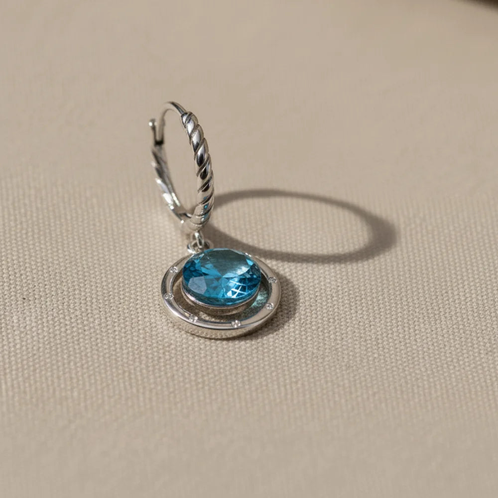 Kolczyki srebrne – pleciony uchwyt i niebieski kamień