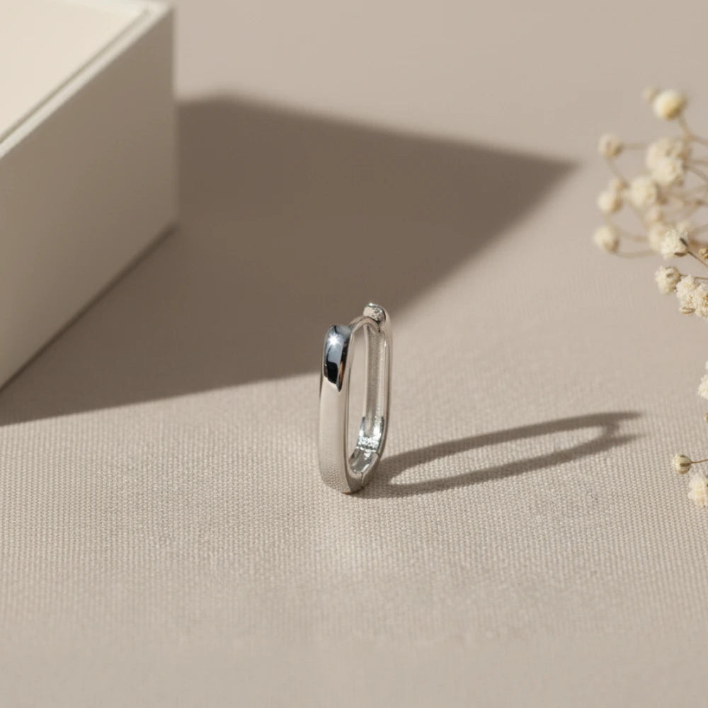 Kolczyki srebrne – minimalistyczne owalne koła