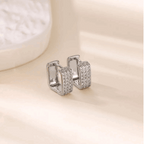 Srebrne kolczyki huggie z kwadratowym frontem — eleganckie, cyrkoniowe, stal nierdzewna (Kopia)