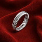 Pierścionek srebrny – potrójny splot z cyrkoniami